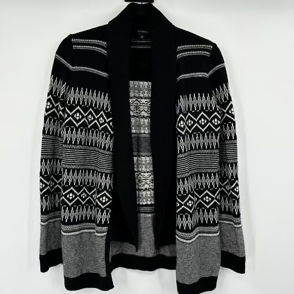 Other - Men's Black and White Patterned Sweater